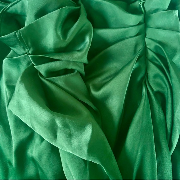 SHEIN BAE Plus Ruched Split Thigh Satin Skirt - Picture 4 of 4